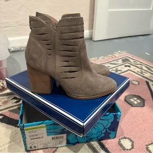 Seychelles Booties heeled taupe suede cut out boots